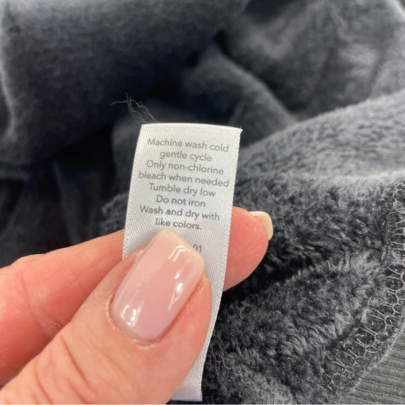 Athleta Double Cozy Karma Funnel Neck Top Mediul Black - Picture 13 of 13